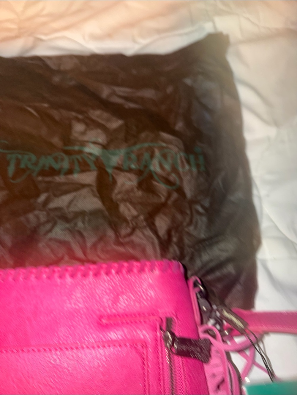 Trinity Ranch White Hair-on Hide Crossbody Bag with Pink Fringe - Picture 6 of 10
